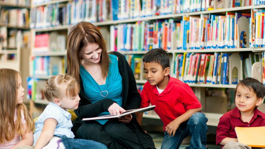 Une activité de lecture pour enfants