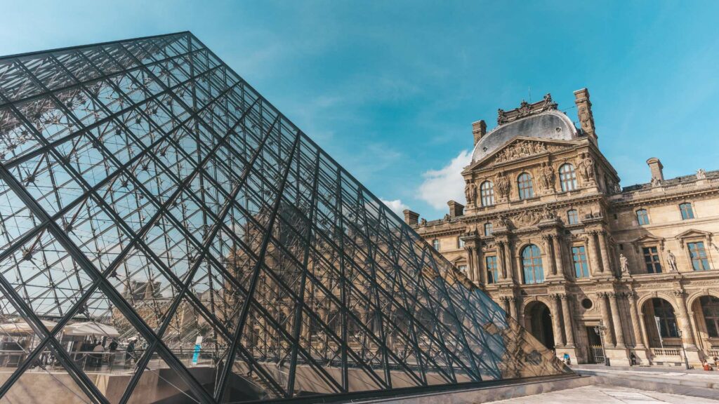 Le musée du Louvre à paris